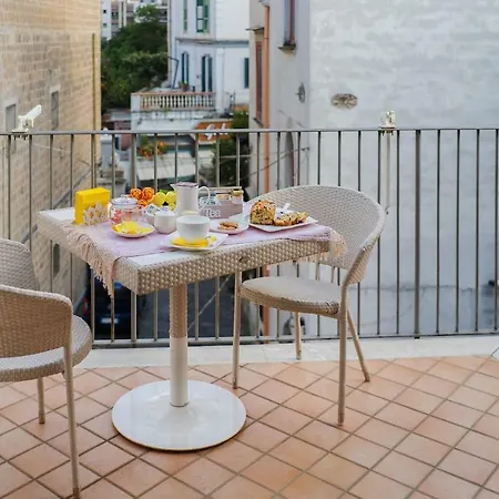 Il Tulipano - Al Centro Di Apartamento Vico Equense